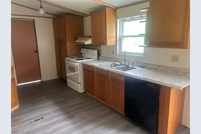 1577 + 1575 State Route 39 NE, New Philadelphia, OH 44663 - Photo 3