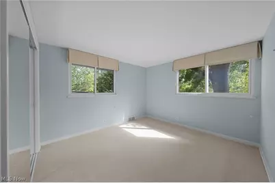 645 Mentor Road, Akron, OH 44303 - Photo 23