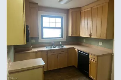 18331 Newell Road, Huber Heights, OH 44122 - Photo 15