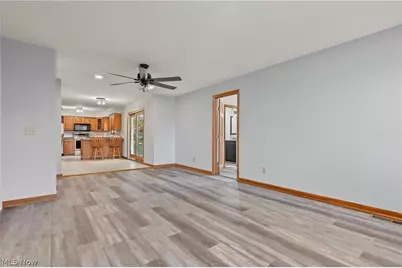 11121 Lafayette Drive NW, Canal Fulton, OH 44614 - Photo 9