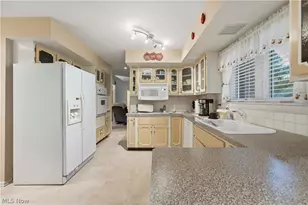 1971 Rosewood Dr, Kent, OH 44240 - Photo 9