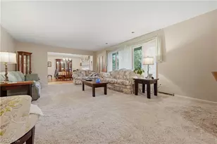 1971 Rosewood Dr, Kent, OH 44240 - Photo 3