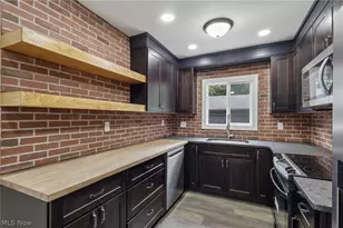 2562 Graham Ave, Akron, OH 44312 - Photo 13
