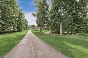 16685 Lucky Bell Ln, Chagrin Falls, OH 44023 - Photo 5