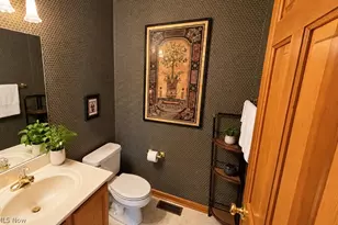 2548 Glenshire Cir, Uniontown, OH 44685 - Photo 19