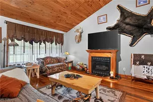 4393 Middle Rd, Conneaut, OH 44030 - Photo 21