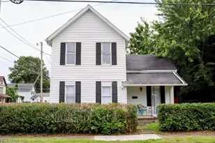 316 Young Ave NE, Canton, OH 44704 - Photo 1