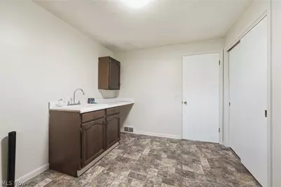 6787 Kirby Avenue NE, Canton, OH 44721 - Photo 27