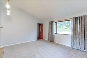 1239 Doralee Dr, Mogadore, OH 44260 - Photo 9