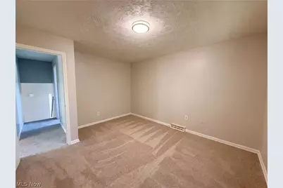 1065 Easton Drive, Akron, OH 44310 - Photo 11