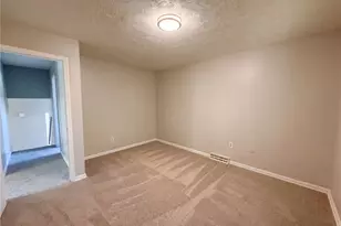 1065 Easton Dr, Akron, OH 44310 - Photo 11