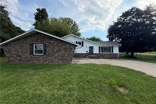1065 Easton Dr, Akron, OH 44310 - Photo 17