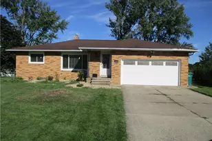 1373 N Skyline Dr, Green Hills, OH 44131 - Photo 1