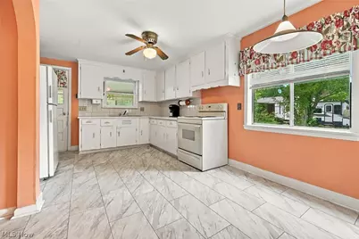 12930 Edison Street NE, Alliance, OH 44601 - Photo 11