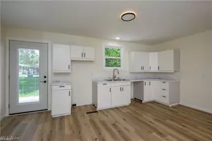 519 W Fike Ave, Orrville, OH 44667 - Photo 9