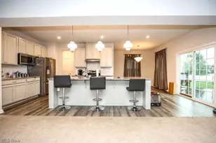 2183 Orchard Cir, Ravenna, OH 44266 - Photo 9