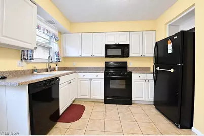 8240 Deepwood Boulevard #7-18, Mentor, OH 44060 - Photo 11