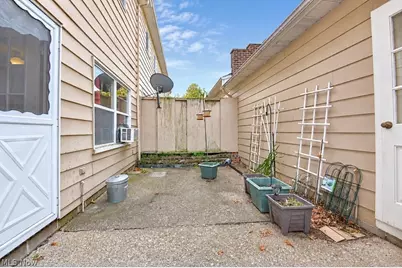 8240 Deepwood Boulevard #7-18, Mentor, OH 44060 - Photo 27