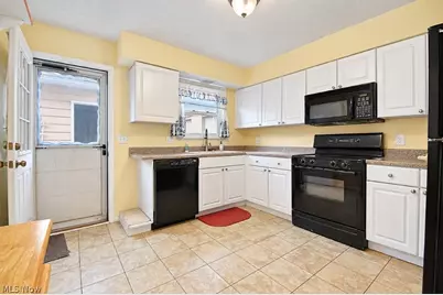 8240 Deepwood Boulevard #7-18, Mentor, OH 44060 - Photo 13