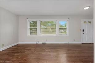 8224 Westmoor Rd, Mentor, OH 44060 - Photo 11