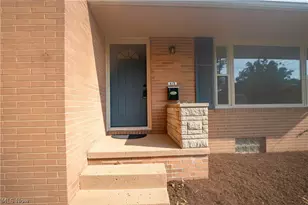 615 Summit St SE, North Canton, OH 44720 - Photo 3