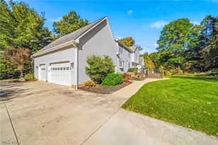 10893 Lakebrook Dr, Kirtland, OH 44094 - Photo 3