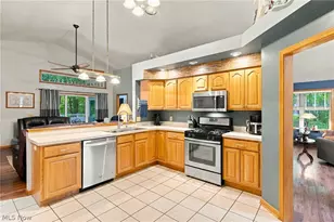 2445 Plum Creek Dr, Roaming Shores, OH 44084 - Photo 13
