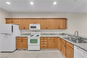 5201 Redford Dr, Brunswick, OH 44212 - Photo 9