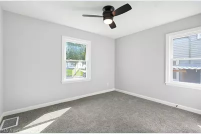 1696 Oakwood Avenue, Akron, OH 44301 - Photo 17
