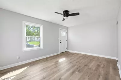 1696 Oakwood Avenue, Akron, OH 44301 - Photo 9