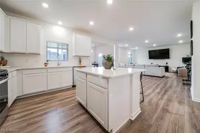 12577 Challenge Way, Columbia Station, OH 44028 - Photo 5