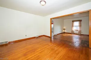 1950 Connecticut Ave, Youngstown, OH 44509 - Photo 9