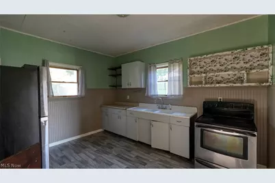 2249 Bishard Avenue, Cambridge, OH 43725 - Photo 5