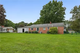 3724 Burrshire Dr NW, Canton, OH 44709 - Photo 5