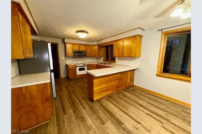 516 N Oak Street, West Lafayette, OH 43845 - Photo 9