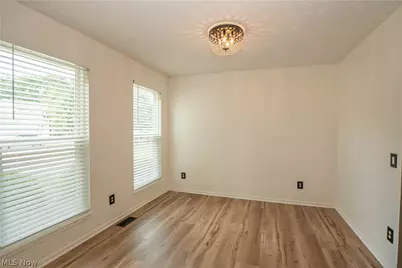 6526 Sugargrove Circle NE, Canton, OH 44721 - Photo 7
