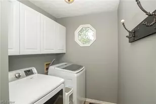 6526 Sugargrove Cir NE, Canton, OH 44721 - Photo 25