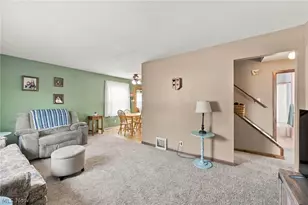 29808 Robert St, Wickliffe, OH 44092 - Photo 5