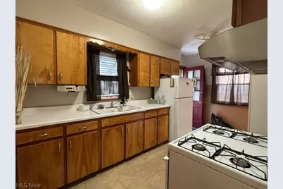 449 Marview Avenue, Akron, OH 44310 - Photo 9