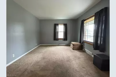 449 Marview Avenue, Akron, OH 44310 - Photo 5