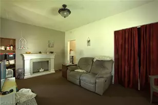 303 Van St, Barberton, OH 44203 - Photo 3