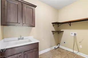 3901 Creekside Dr, Uniontown, OH 44685 - Photo 25