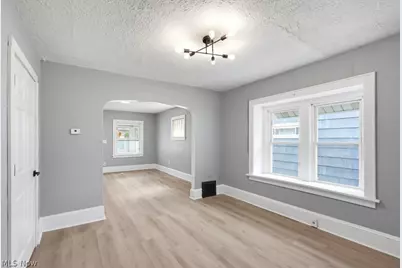 970 Mercer Avenue, Akron, OH 44320 - Photo 9