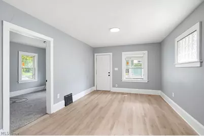 970 Mercer Avenue, Akron, OH 44320 - Photo 5