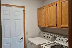 979 Bristol Dr, Akron, OH 44312 - Photo 19