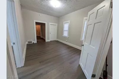 1881 Manchester Road #1, Akron, OH 44314 - Photo 9