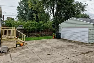 364 Clinton Ave, Akron, OH 44301 - Photo 9