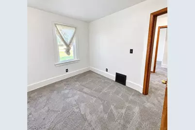 1034 Clay Street, Akron, OH 44301 - Photo 5