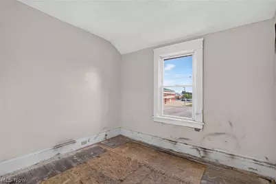 11812 Angelus Avenue, Loveland, OH 44105 - Photo 23