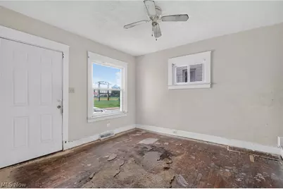 11812 Angelus Avenue, Loveland, OH 44105 - Photo 9
